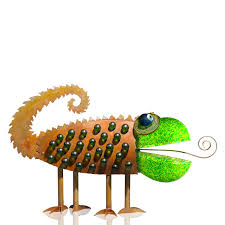 Learn how to make a bohemian style wall hanging decoration using macramé. Chameleon Glasstudio Borowski