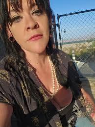 Who would your best friends be if we went to degrassi mine would be paige  spinner sean ellie Emma manny