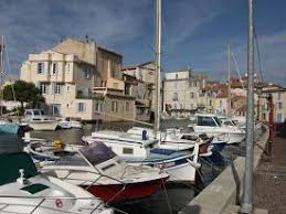 Voyageur Le Port De Martigues Bouches Du Rhone Province Francaise Rhone Bouche Du Rhone