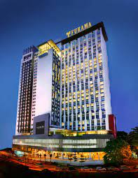 For shoppers, it's located near malls like berjaya times square, low yat plaza for techies, and, if you're in a walking mood, pavilion mall and suria klcc approximately 15 and 25 minutes away respectively. Amazing Services Review Of Furama Bukit Bintang Kuala Lumpur Malaysia Tripadvisor