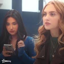 Gina Stiles's Instagram, Twitter & Facebook