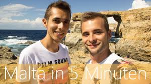 Wir haben uns in malta verliebt und damit du das auch kannst, haben wir dir unseren malta guide für 5 tage zusammengestellt mit den besten malta sehenswürdigkeiten, reisetipps und highlights. Malta In 5 Minuten Reisefuhrer Die Besten Sehenswurdigkeiten Youtube