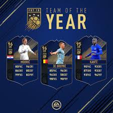Cristiano ronaldo is the toty 12th player. Fifa 18 Toty Fut Team Of The Year Goalkeeper Defenders Midfielders And Attackers Revealed