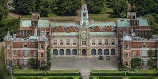 Ann dowd, armie hammer, jeff rawle and others. Inside The Filming Location Of Netflix S New Rebecca Movie 2020