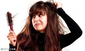 اسباب تساقط الشعر من الجذور عند الرجال والنساء