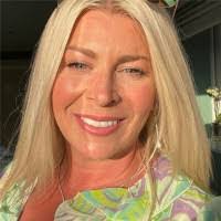 Robin Elson's Instagram, Twitter & Facebook