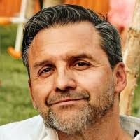 Fernando Muzquiz's Instagram, Twitter & Facebook