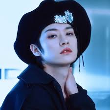 Lit Lee's Instagram, Twitter & Facebook