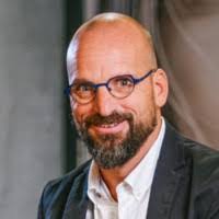 Peter Eberlein's Instagram, Twitter & Facebook