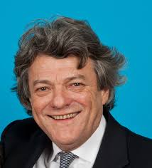 He has been married to béatrice schönberg since july 21, 2005. Soutien De Jean Louis Borloo President Du Parti Radical Laurence Massat 2012