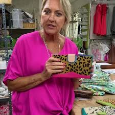 To be honest it is a woman's shop and since they know it too.they have an area right up front called men's day care! Twisted Sisters Facebook