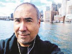 Mayor stands against feds