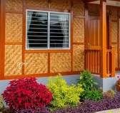 🇵🇭This charming home showcases a beautiful blend of traditional and  modern design. The walls are a striking feature, constructed from woven  bamboo mats, a material known as sawali in the Philippines. ...