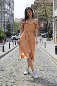 Yakasi Firfirli Dusuk Kol Elbise 169 9 Yakasi Firfirli Dusuk Kol Elbise Elbise Koltuklar