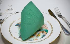 Rond de serviette — sur les autres projets wikimedia : Pliage De Serviette 30 Idees Pour Votre Deco De Table Dresser La Table