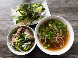 It comes in three sizes, and i chose the smallest one. Best Thing I Ate Pho 101 Has Successfully Replicated Pho 79 S Legendary Oxtail Soup Orange County Register