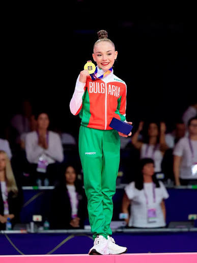Mom, I'm a world champion, just like you". Dopo otto medaglie d'argento  mondiali, Stiliana Nikolova conquista finalmente l'oro in Germania  mantenendo vivo il suo sogno olimpico per Los Angeles 2028