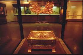 An ancient golden myrtle crown from Pydna in Greece | Peter Sommer Travels