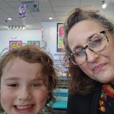 Debbie Ringley's Instagram, Twitter & Facebook