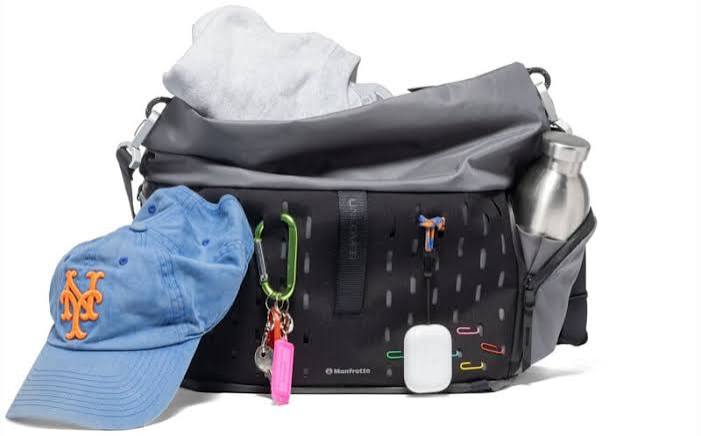 Manfrotto Uncover Messenger Bag 12L Lifestyle