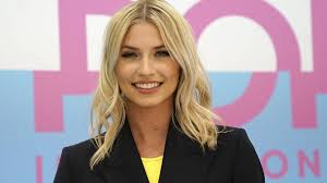 Das ist eine echte premiere: Lena Gercke Jung Und Wild Ungewohnliches Parchenfoto Mit Dustin Schone