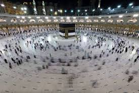 En cette période de pèlerinage à la mecque, je vous propose de voir ce beau reportage du tf1 sur le cinquième pilier de l'islam Le Grand Pelerinage De La Mecque A L Ombre Du Covid L Orient Le Jour