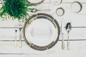 Designed for a six course meal including an appetizer, soup, salad, a starch, a protein, and dessert, this setting employs more flatware and glassware than the other settings. How To Set A Table For A Dinner Party