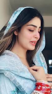 Jasleen Kaur Official Instagram and YouTube Beauty Channel