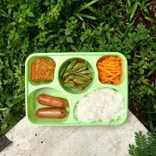 Praktis untuk bekal tetap ingin menu sehat untuk makan siang di kantor dong ya pastinya! Rayakan Hari Bekal 5 Akun Instagram Seru Ini Sajikan Bekal Kreatif Dan Wajib Difollow Orami