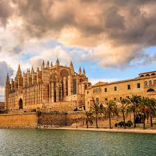 Palma de mallorca is the island's only true city. Ein Tag Auf Palma De Mallorca Was Kann Man In Palma Machen
