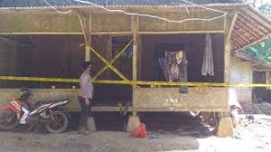 Aliran hakekok adalah ritual yang biasa dilakukan kebanyakan orang umumnya adalah dengan cara bertapa di suatu tempat yang dipercaya untuk dapat memberikan yang mereka inginkan. Aqkakxoxz4wkqm