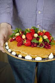 Baba Au Rhum Et Aux Fruits Rouges Rum Baba And Fresh Red Fruits Http Www Panierdesaison Com 2014 04 Menu De P C3 A2ques Le Baba Au Desserts Food Strawberry