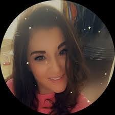 Lorraine Guzzo's Instagram, Twitter & Facebook