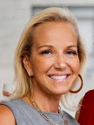 Mary Morrison's Instagram, Twitter & Facebook