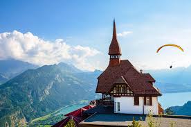 Observation deck with great panorama: Paragliding Interlaken 6 Tandemfluge Zum Bestpreis 2021 Checkyeti