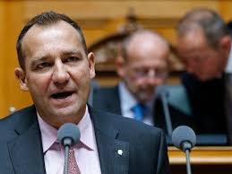 Das Buebetrickli des Thomas Matter: Wie der SVP-Nationalrat das Gesicht der  Initianten wahren will