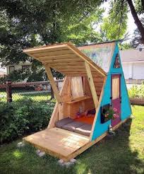 Db Design Bunker On Instagram Head To Ideiasdiferentes For More Like This Cosy Wooden Living Space Architecture Woodw Backyard Fun Play Houses Backyard