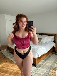 TW Pornstars - Isla Moon. Twitter. Am I wearing enough clothes?? Asking for  a friend 😅. 10:32 PM - 17 Apr 2023