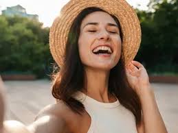 Czapki damskie, z daszkiem, zimowe, uszatki Wiosna 2025