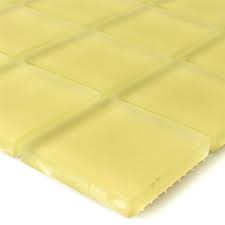 In seinen zahlreichen hellen und dunklen, warmen und kühlen nuancen passt gelb zu verschiedenen farben, und zwar entweder stimmig oder im kontrast: Glasmosaik Fliesen Gelb Matt 48x48x8mm