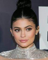According to kylie, the reason she initially decided to get lip injections was because of a comment a boy made saying her. Kylie Jenner Lip Size Kylie Jenner Lip Fillers At The Golden Globes
