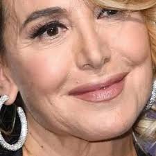 La signora di canale 5, vera protagonista di questa stagione insieme alla sempre verde maria de filippi. Le Stupidaggini Di Barbara D Urso Home Facebook