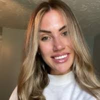 Beth Olszewski's Instagram, Twitter & Facebook