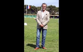 Ricardo raposo, filho de maria joão abreu e josé raposo, recorreu à sua página de instagram para deixar uma mensagem de apoio ao ator rogério samora. Rogerio Samora Ator Sofre Paragem Cardiorrespiratoria Vip Pt