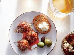 Serve the chicken with a tossed green salad and garlic breadsticks, or put slices on a ciabatta roll along with lettuce, tomato and mozzarella cheese for a zesty handheld meal. 8 Super Bowl Snacks Under 6 Weight Watchers Points Cooking Light