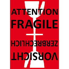 Trova immagini stock hd a tema fragile vorsicht zerbrechlich vor keinesfalls werfen e milioni di altre foto, illustrazioni e contenuti vettoriali stock royalty free nella vasta raccolta di shutterstock. Aufkleber Sticker Etikett Label Attention Fragile Glass Care Versand Umzug Paket Eur 1 00 Picclick De