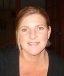 Lauren Comeau's Instagram, Twitter & Facebook