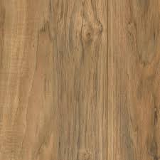 Trafficmaster Lakeshore Pecan Laminate Flooring 5 In X 7 In Take Home Sample Cl 349795 Laminate Flooring Oak Laminate Flooring Flooring