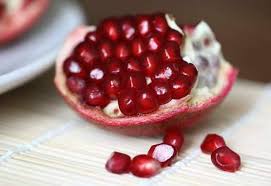 فوائد حب الرمان وزيت بذور الرمان food raspberry fruit