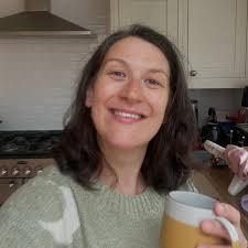 I'll be keeping the Travelling Folk chair warm tonight as @annamassie tears  up a musical storm in Mull. We will have not one, but two new single  exclusive first plays, I'll be